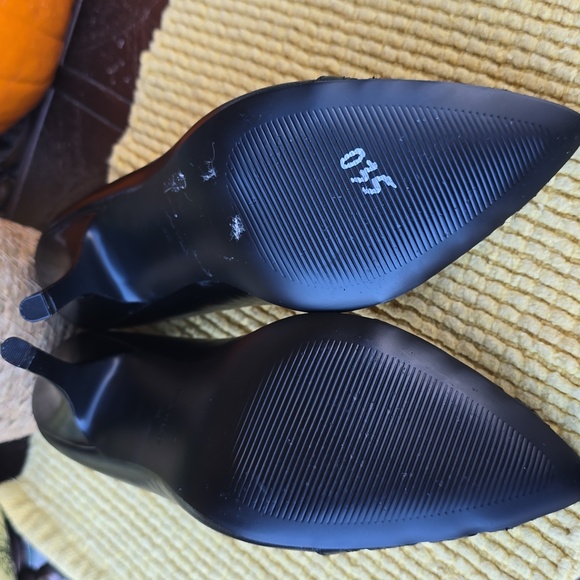 NINE WEST Black Leather Heels - Picture 8 of 10